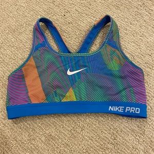 Nike pro sports bra